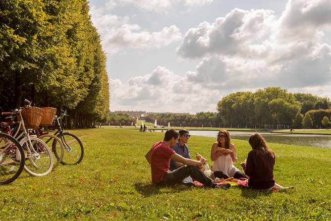 Versailles Bike Tour with Market, Gardens & Guided Palace Tour - Getting from Paris to the royal town