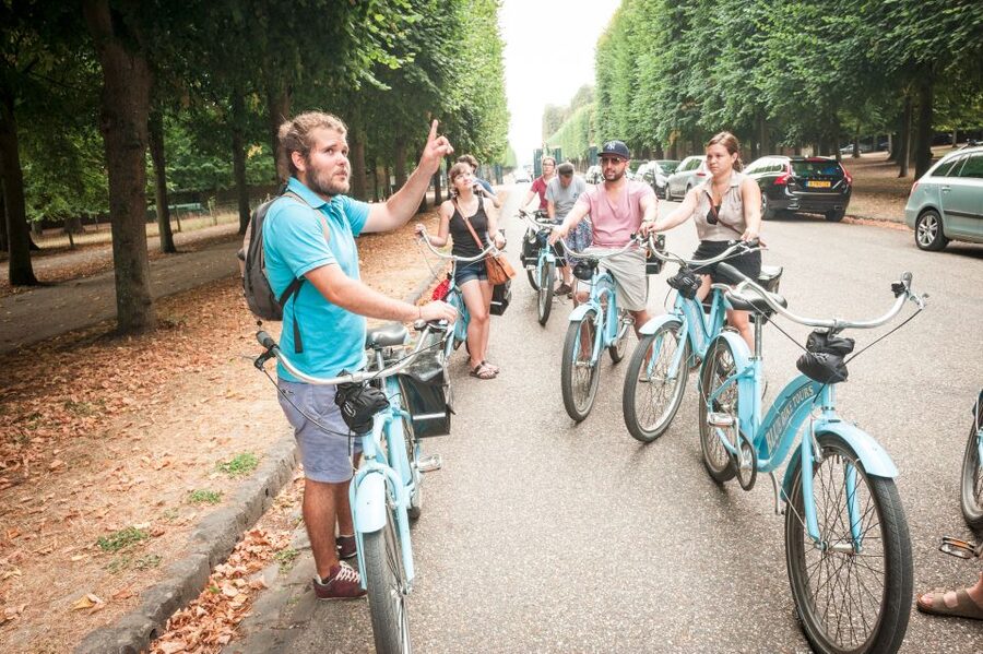 Versailles Bike Tour with Palace & Queen Farm Entrance - The first ride across the royal grounds