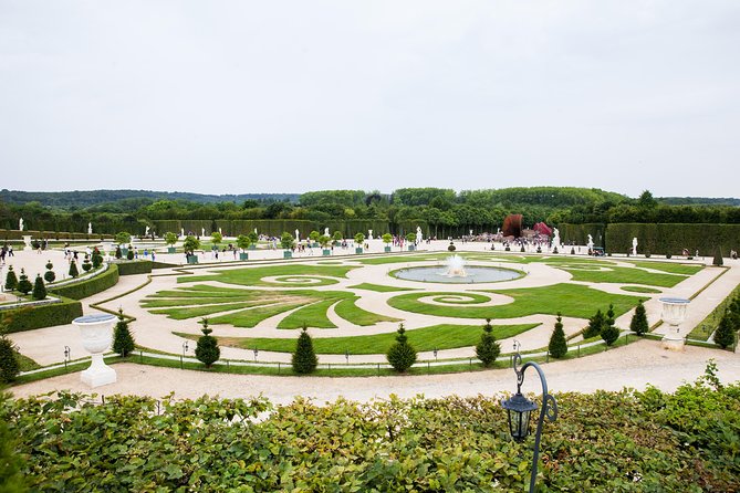 Versailles Château and Gardens Walking Tour from Paris by Train - What the four-hour estimate really means