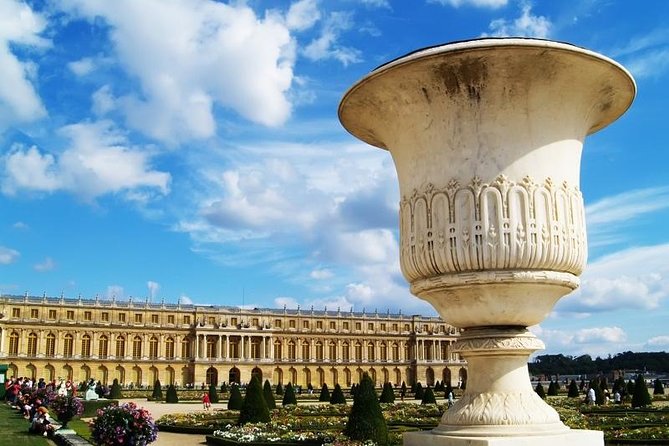 Versailles Guided Visit – Hotel Pickup, Meeting Point or None - Choosing between hotel pickup, a meeting point, and no transfer