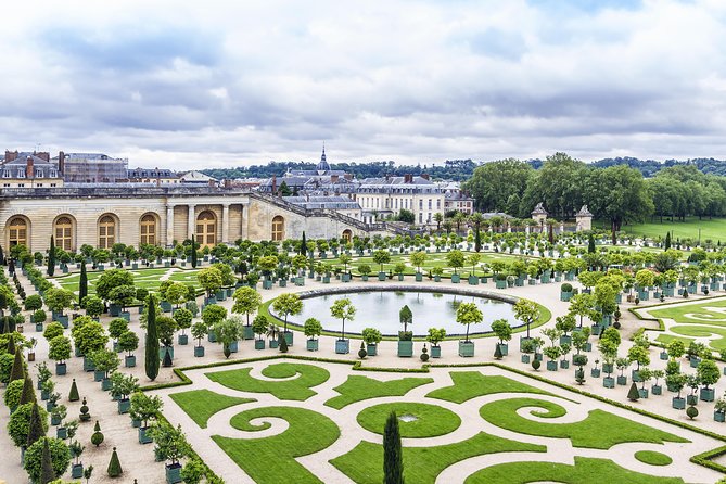 Versailles Palace and Gardens Half Day Guided Tour from Paris - The Hall of Mirrors and the Royal Route
