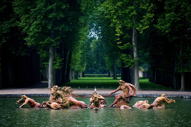 Versailles Palace and Gardens Half Day Guided Tour from Paris - Meeting in Paris and Riding to the Palace