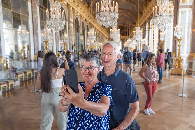 Versailles Palace and Gardens Tour by Train from Paris - How the guides shape the day