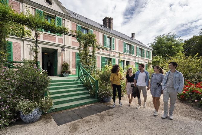 Versailles Palace and Giverny Monet House Visit with Lunch - Lunch at Moulin de Fourges
