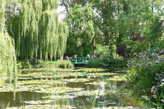 Versailles Palace and Giverny Monet House Visit with Lunch - The Versailles gardens and seasonal fountains