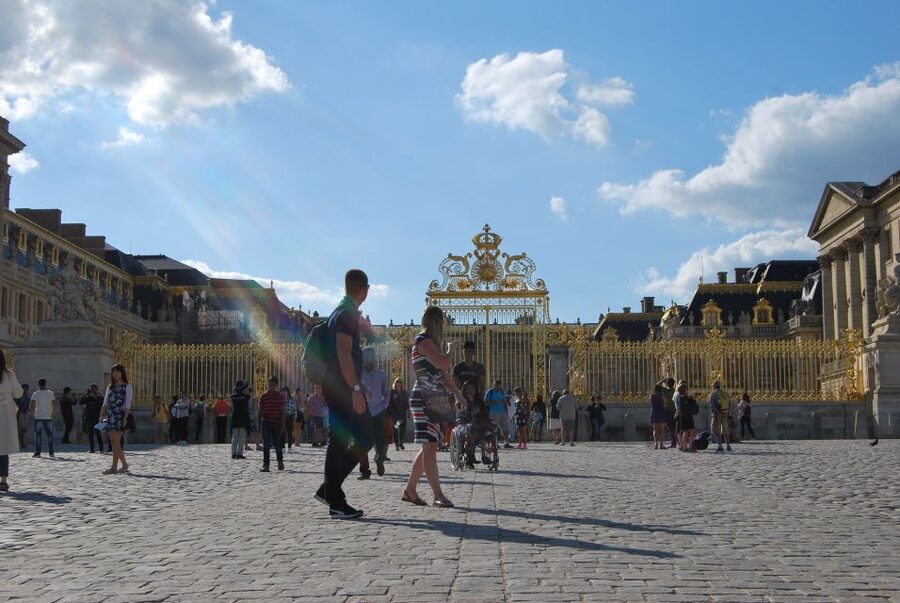 Versailles: Palace Guided Tour with Skip-the-Line Ticket - The gardens: beautiful, but check the season