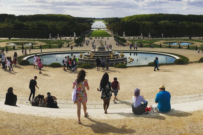 Versailles Palace & Marie-Antoinette's Estate Guided Tour - Exploring the Trianon estate