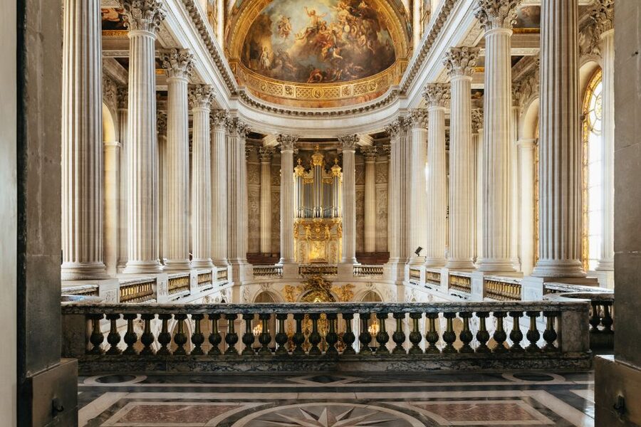 Versailles: Palace of Versailles Skip-the-Line Guided Tour - The guide’s storytelling is the real upgrade