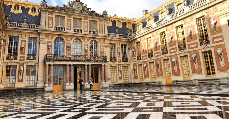 Versailles: Skip-the-Line Guided Palace Tour and Full Access - Key points at a glance