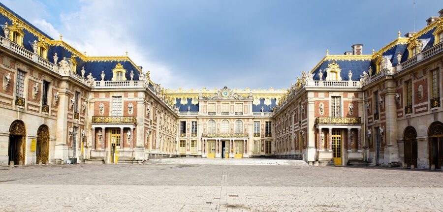 Versailles: Skip-the-Line Guided Tour of Palace with Gardens - One hour in the gardens, with no guide to slow you down