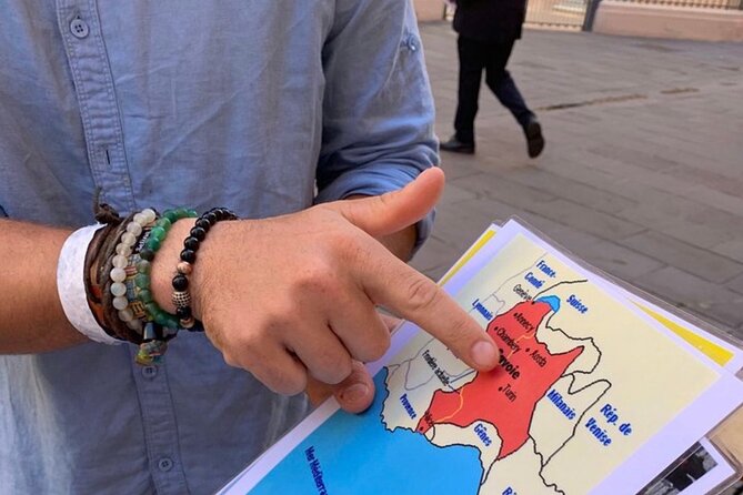 ★ Walking Tour of Old Nice and Castle Hill - Climbing Castle Hill for the payoff