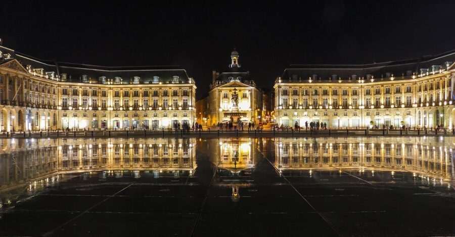 Welcome to Bordeaux: Private Walking Tour with a Local - Seeing Bordeaux through several eras